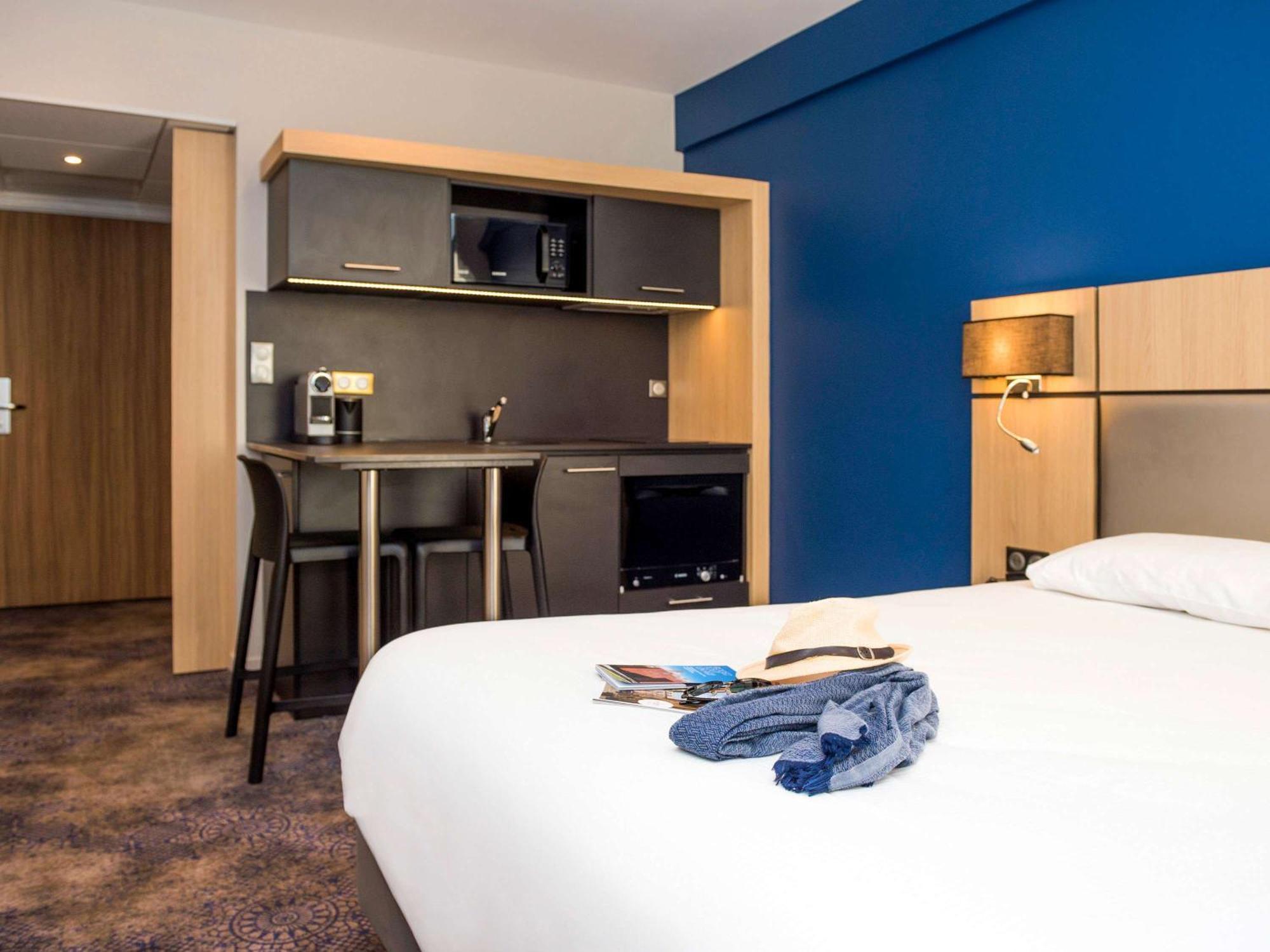 Hotel Mercure Rodez Cathedrale Exterior photo
