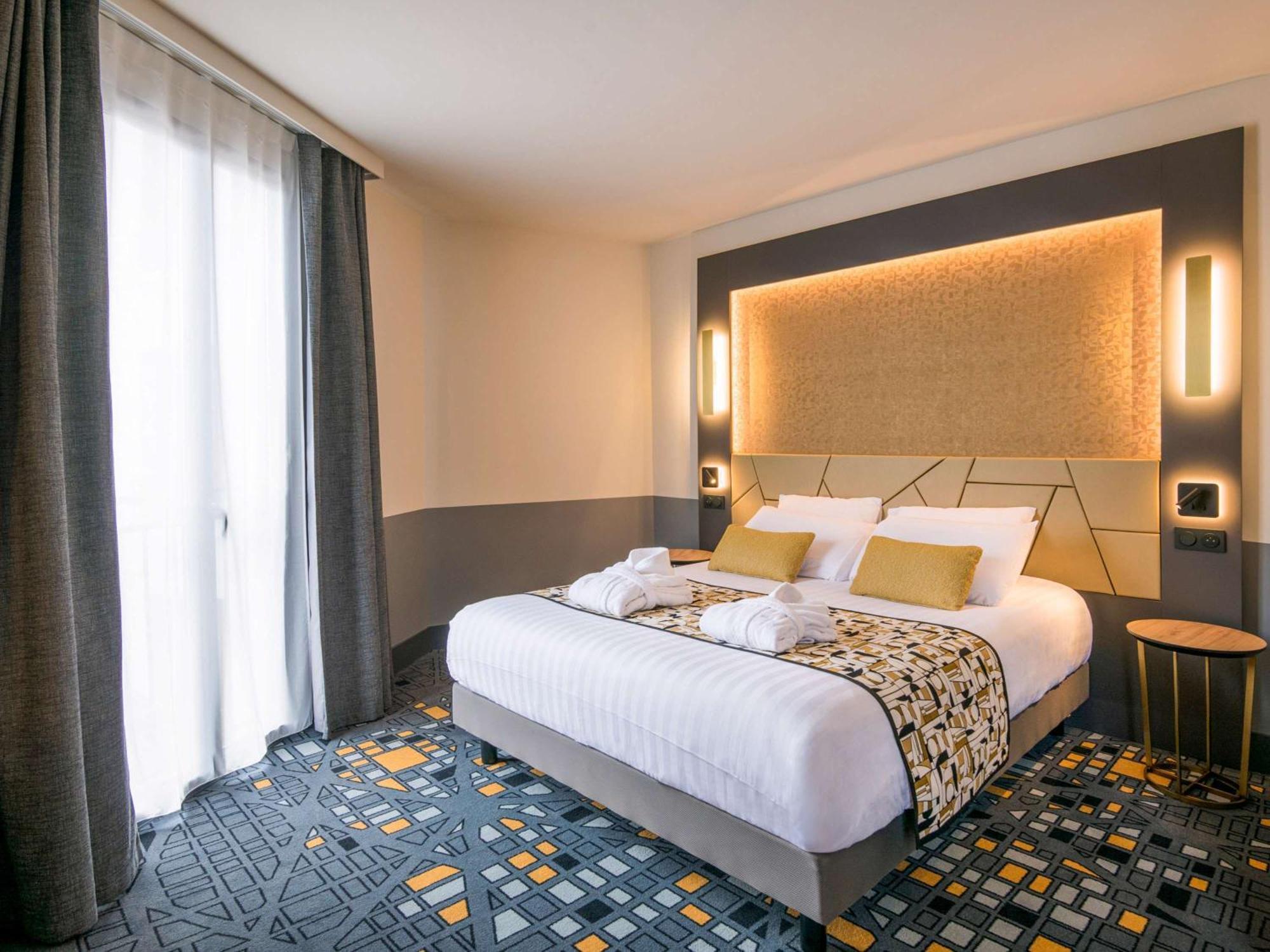 Hotel Mercure Rodez Cathedrale Exterior photo